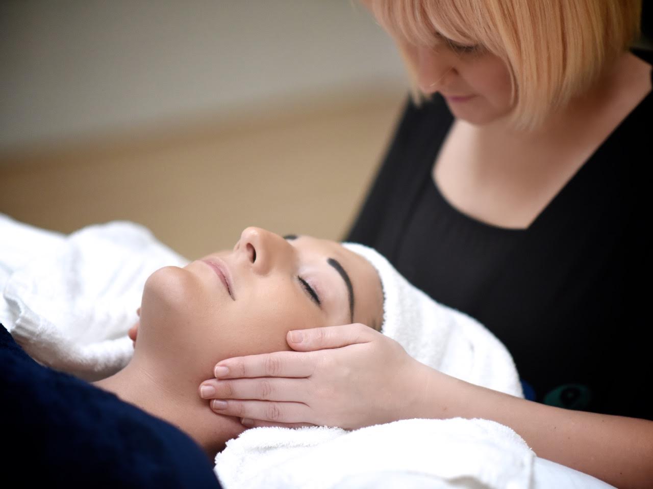 facial-massage-tmj-treatment-warrington